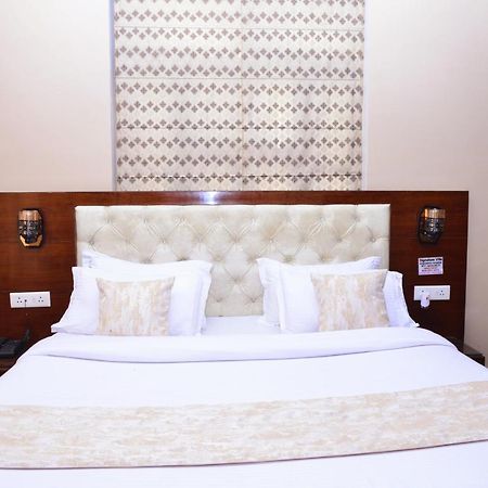 Signature Villa Сонипат Экстерьер фото
