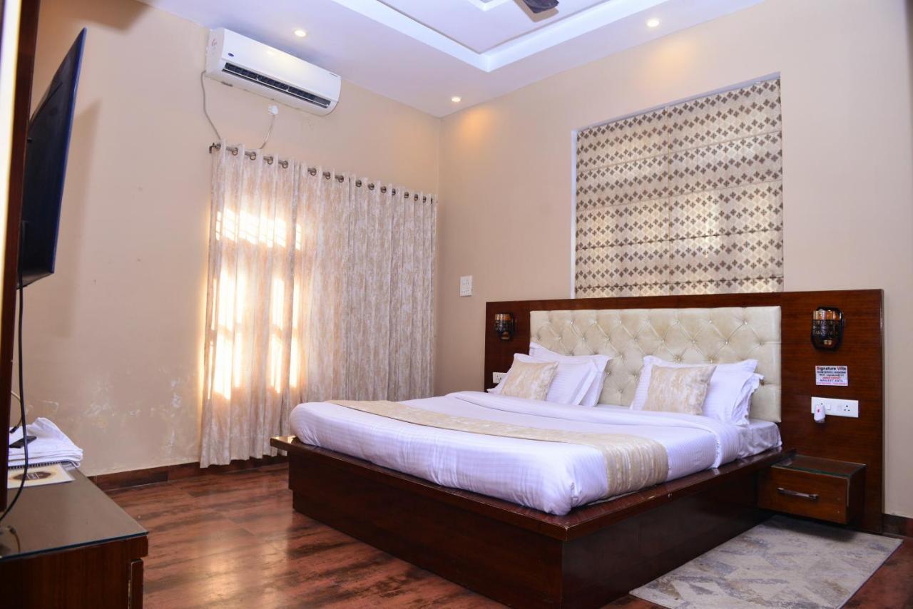 Signature Villa Сонипат Экстерьер фото