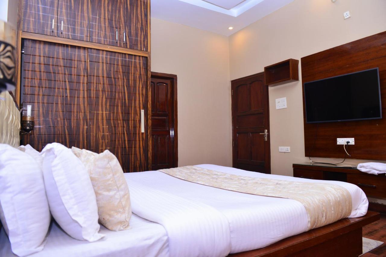 Signature Villa Сонипат Экстерьер фото